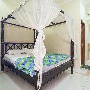 Lori Beach Seminyak